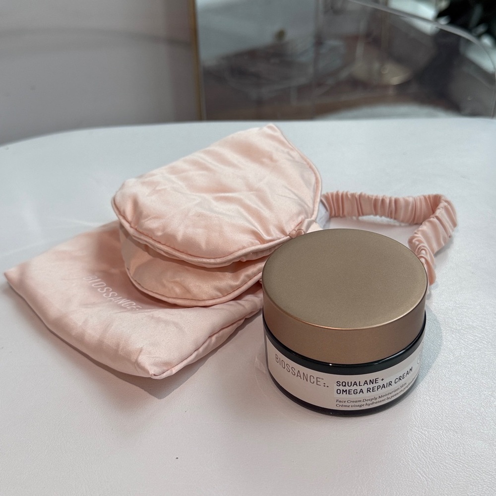🌟 $35 Biossance Squalane Omega Repair Cream + Free eye mask